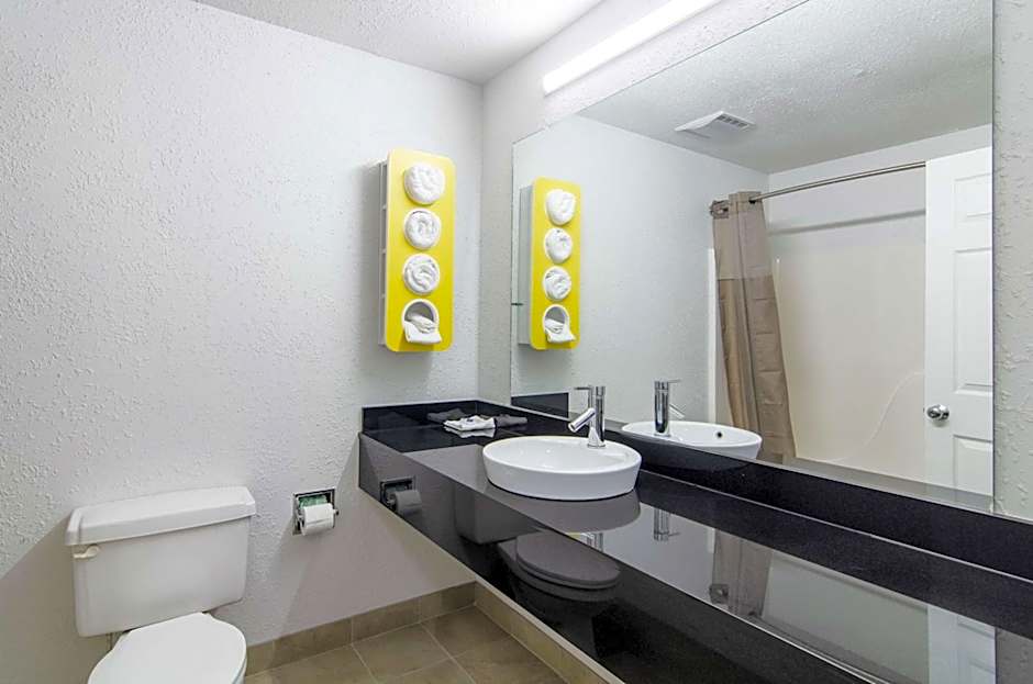 Motel 6 Moss Point, MS