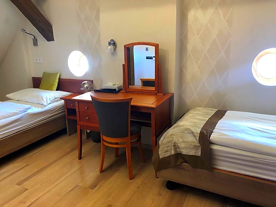 Gizella Hotel and Restaurant