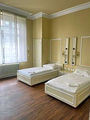 Large Twin Room