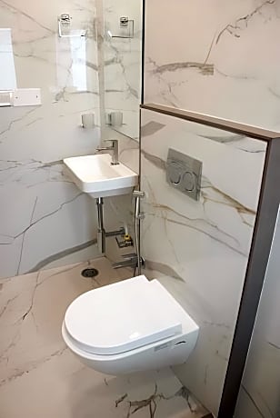 Economy Double Room with Shared Bathroom