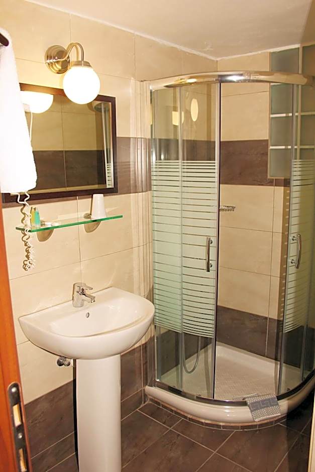 Rea Hotel