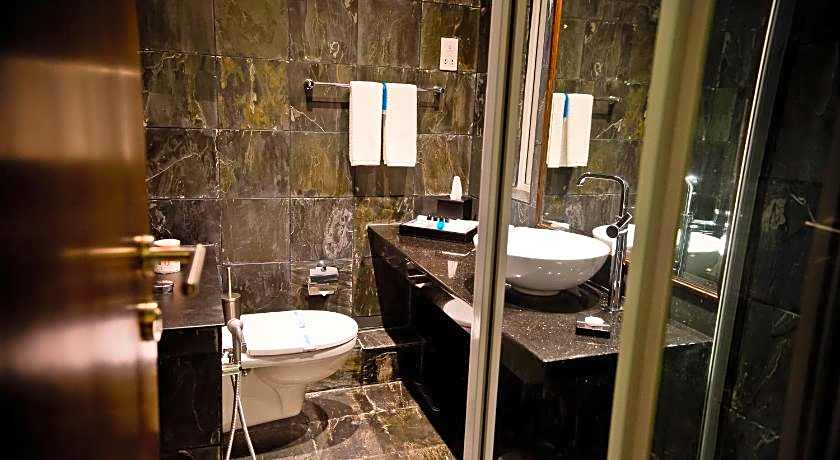 Ocean Edge Suites & Hotel Colombo