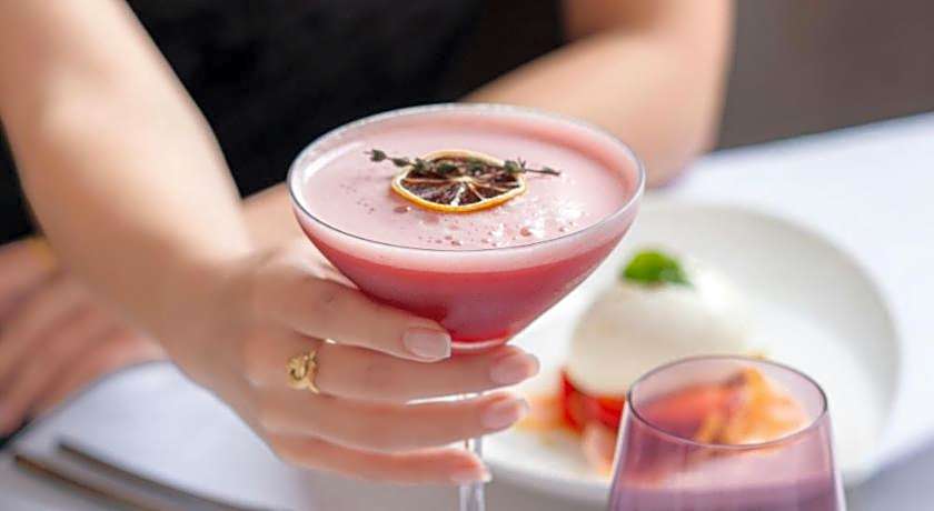 Al Bustan Palace, a Ritz-Carlton Hotel