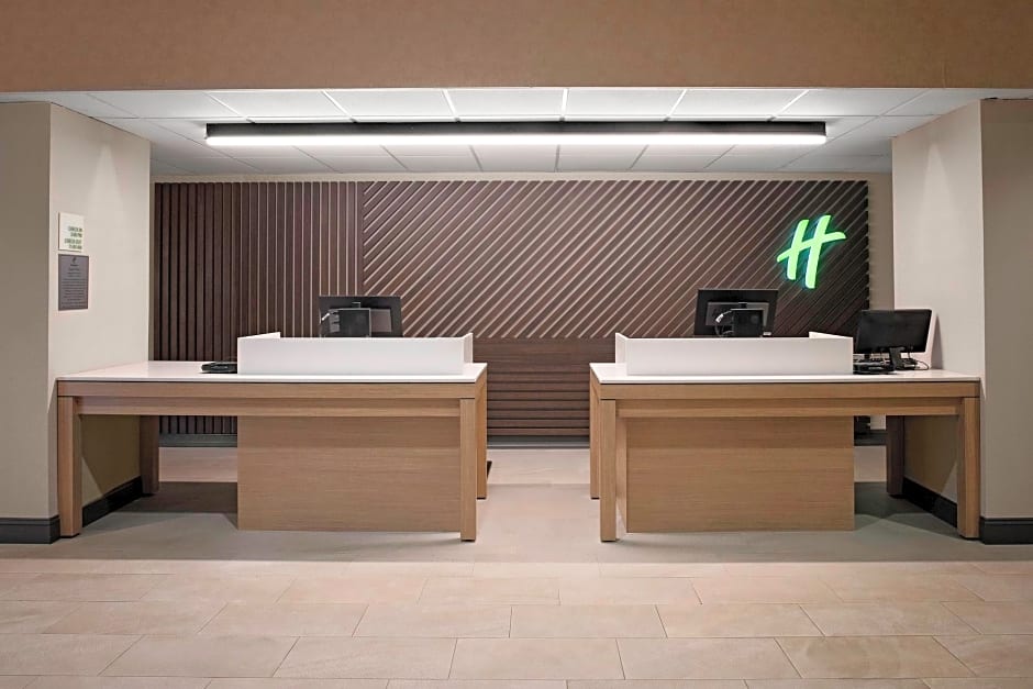 Holiday Inn & Suites Boston-Peabody, an IHG Hotel