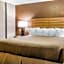 Quality Inn & Suites Warren