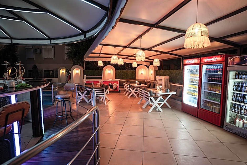 Club Karakas Apart Otel