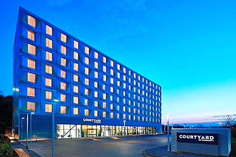 Courtyard by Marriott Luton Airport