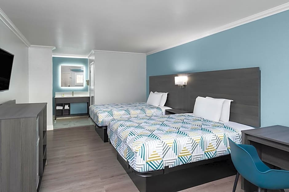 Red Lion Inn & Suites Lemoore