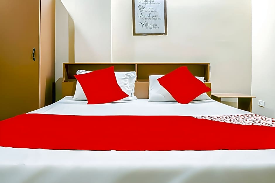 RedDoorz @ La Briana Guest House Bantayan Cebu