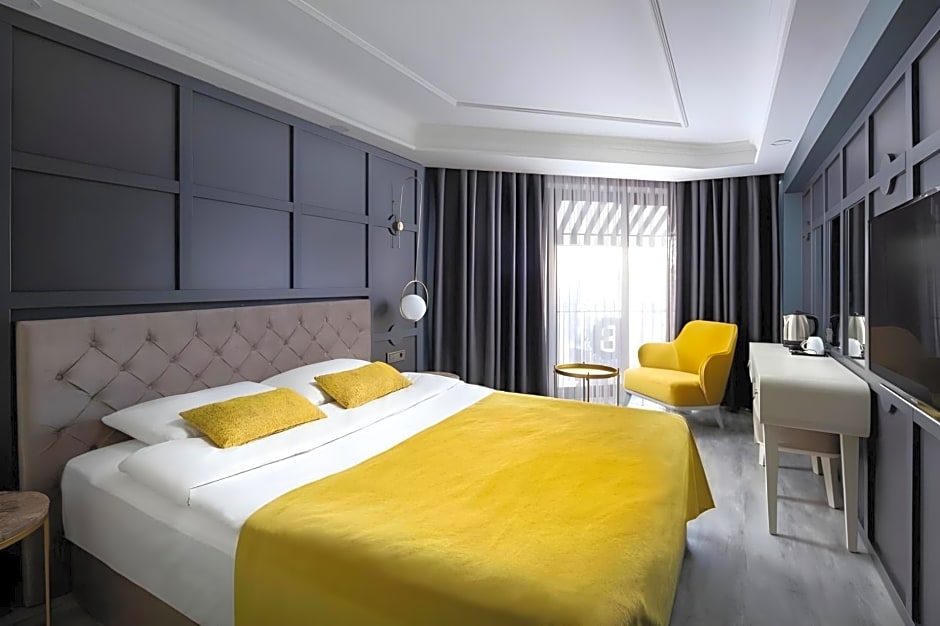 B LOFT HOTEL
