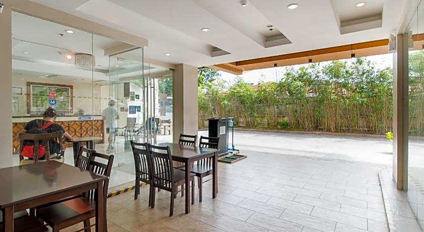 Main Hotel And Suites