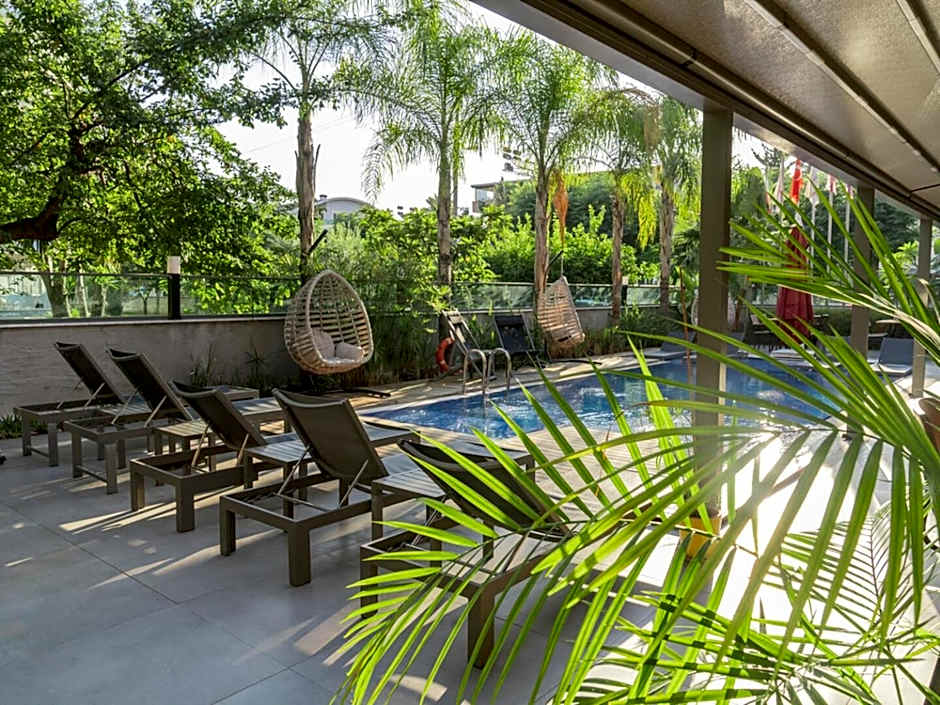 Laren Sea Side Hotel Spa
