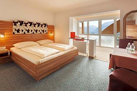Suite with Mountain View