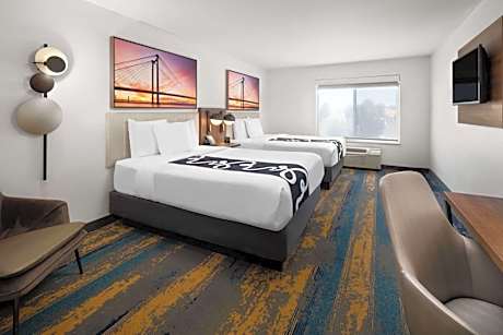 Deluxe Queen Room with Two Queen Beds
