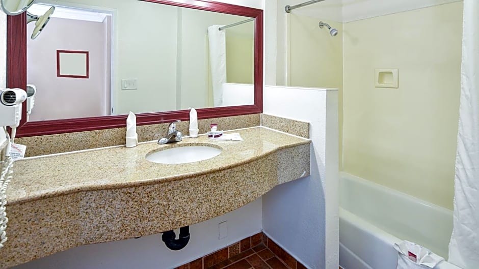 Hollywood Inn Express South