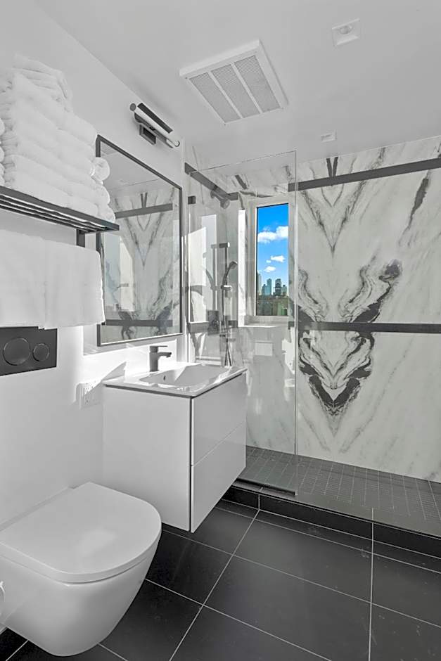 Riverside Tower Hotel