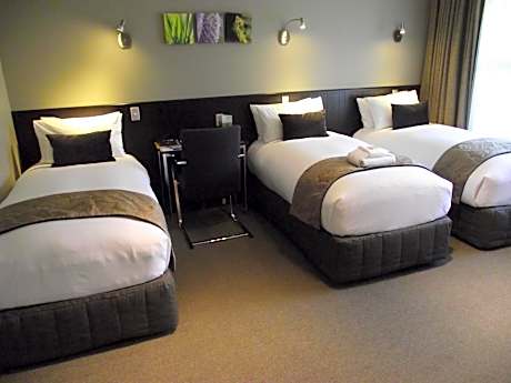 Superior Three Singles - Douglas Wing