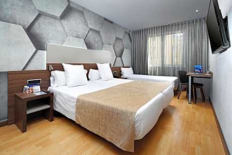 Twin Room with Extra Bed (2 Adults + 1 Child)