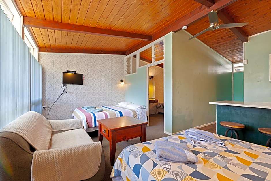 Aaryn Court Motel