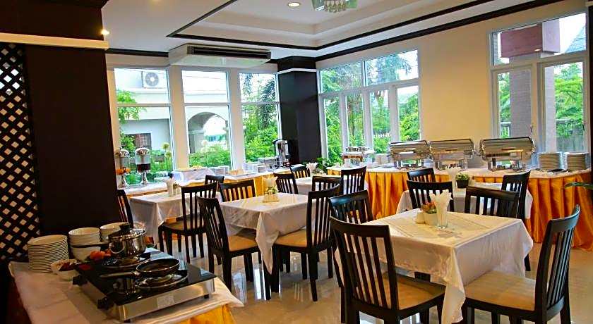 Excella Hotel