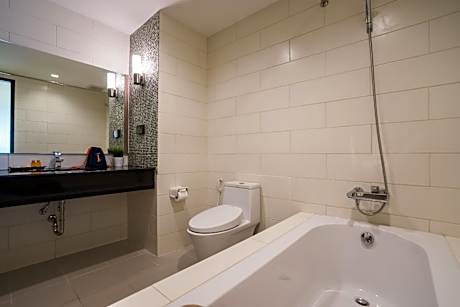 Deluxe City View King