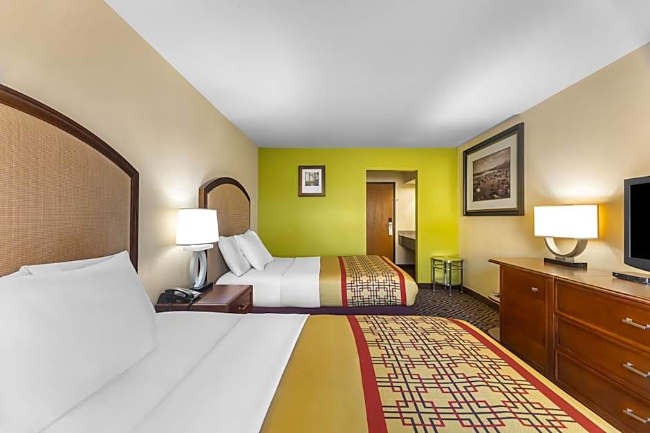 Travel Inn and Suites