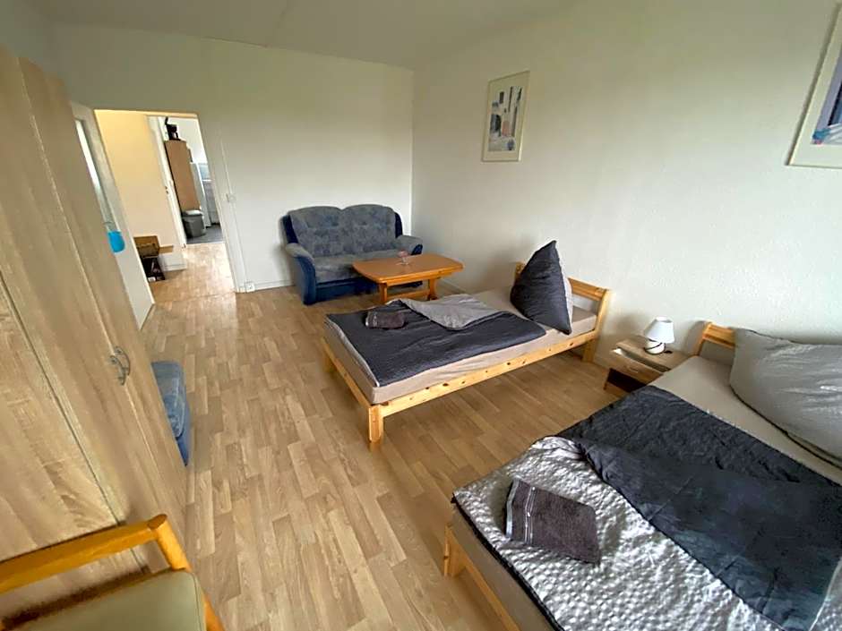 Monteur und Ferienwohnung in Magdeburg mit 3 Schlafzimmern 6 Personen BTR 174