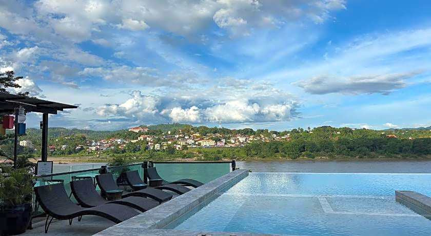 Chiangkhong Teak Garden Riverfront Hotel