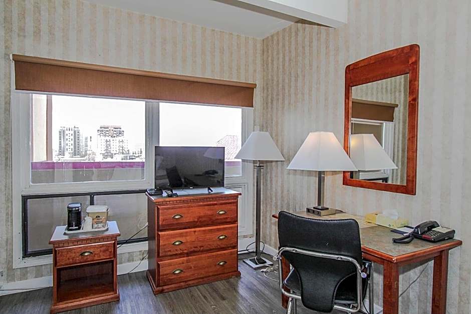 Canadas Best Value Inn Calgary Chinook Station