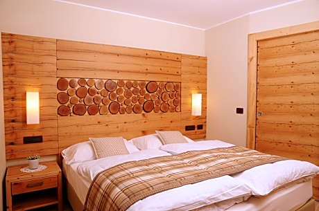 Comfort Two-Bedroom Apartment - Via 4 Novembre 68