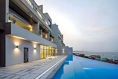 Pohang Madame Annette Pool Villa - dogs allowed