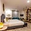 Len's Hotel