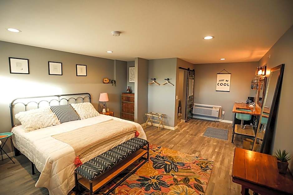 The Blue Buffalo Motel