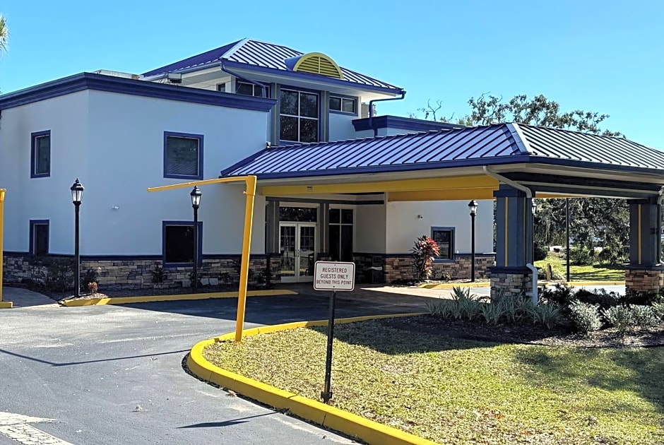 Days Inn by Wyndham Brooksville