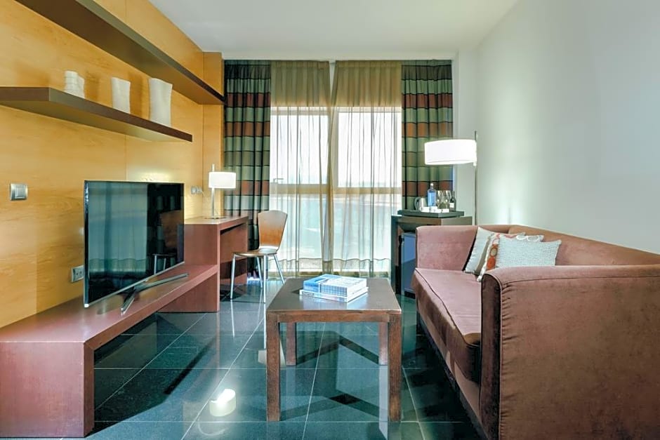 Hesperia Fira Suites