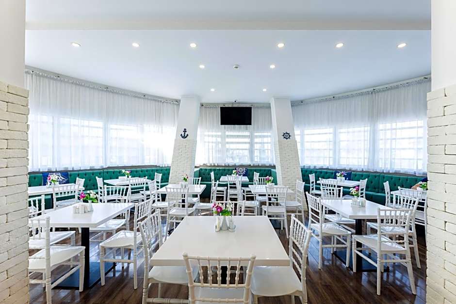Cruise Hotel