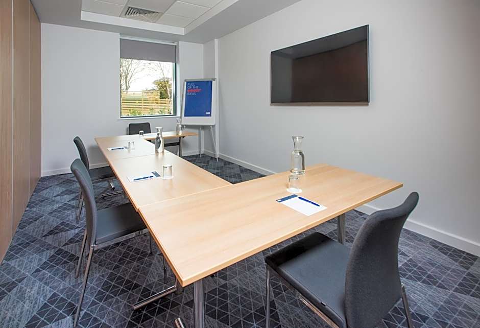 Holiday Inn Express Bicester By IHG