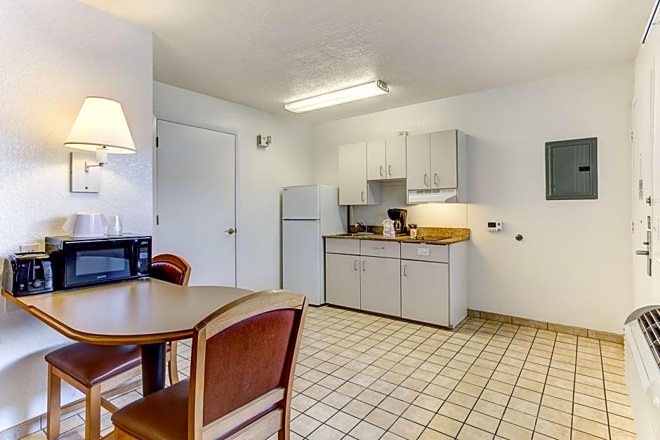 Studio 6-Kissimmee, FL - Orlando
