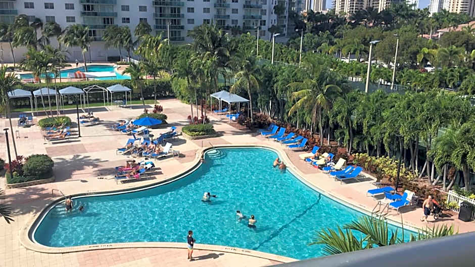 Ocean Reserve Piso 7 STR-310