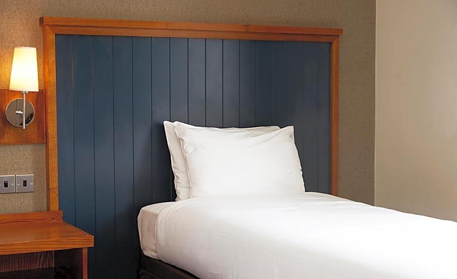 White Rabbit by Chef & Brewer Collection