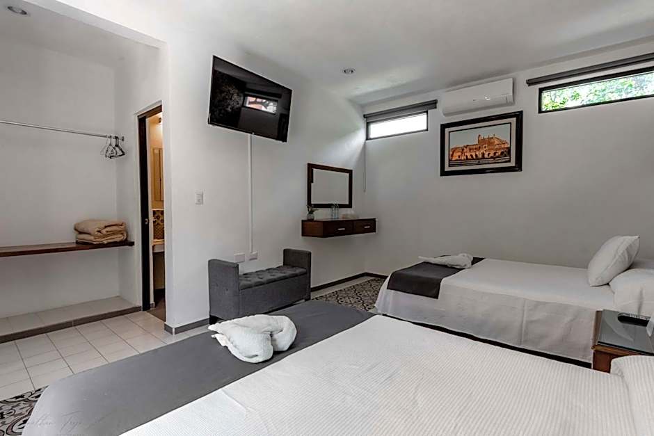 Hotel Colonial Zaci by GuruHotel