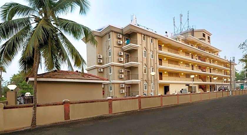 The Golden Suites & Spa Calangute Hotel