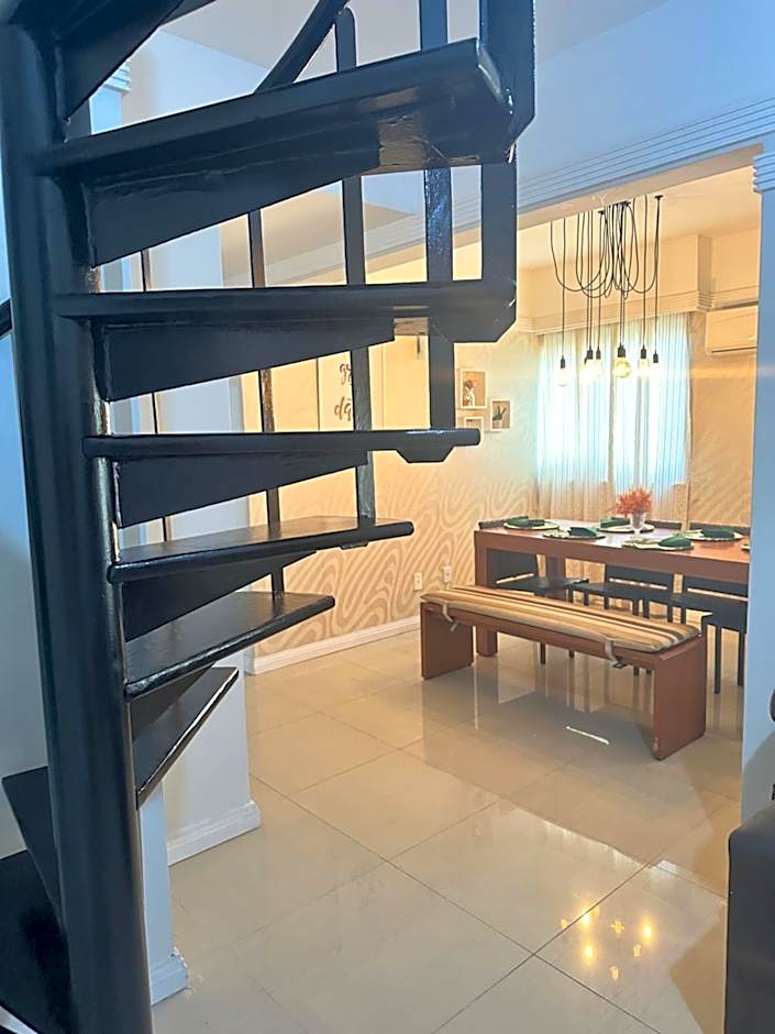 Em Ondina, atravessou praia! Subiu escada piscina!