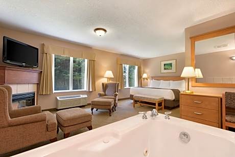 King Suite with Hot Tub