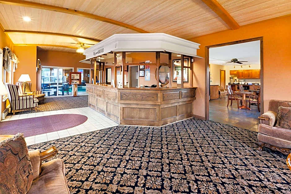 Ramada by Wyndham Mackinaw City Waterfront