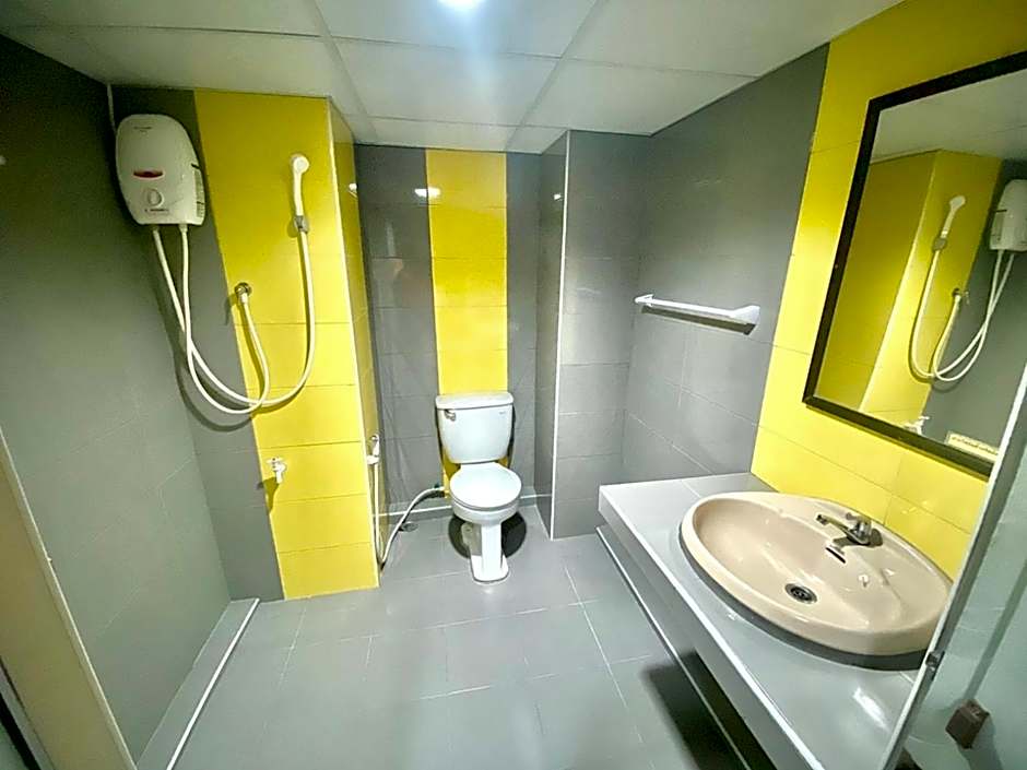 Pasawang Hotel (โรงแรมภาสว่าง)