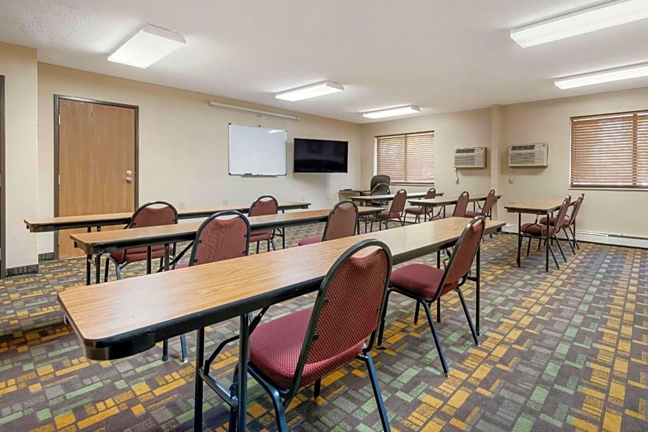 Quality Inn St. Cloud West