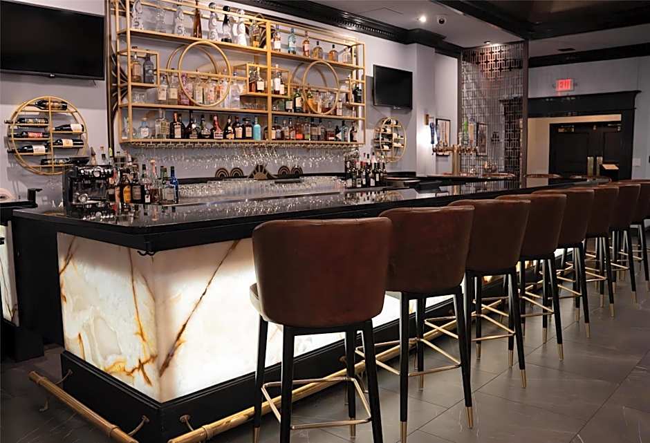 The Roslyn, Tapestry Collection by Hilton