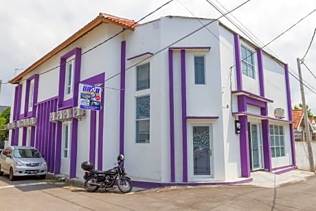 RedDoorz Plus @ Tuparev Cirebon 2.