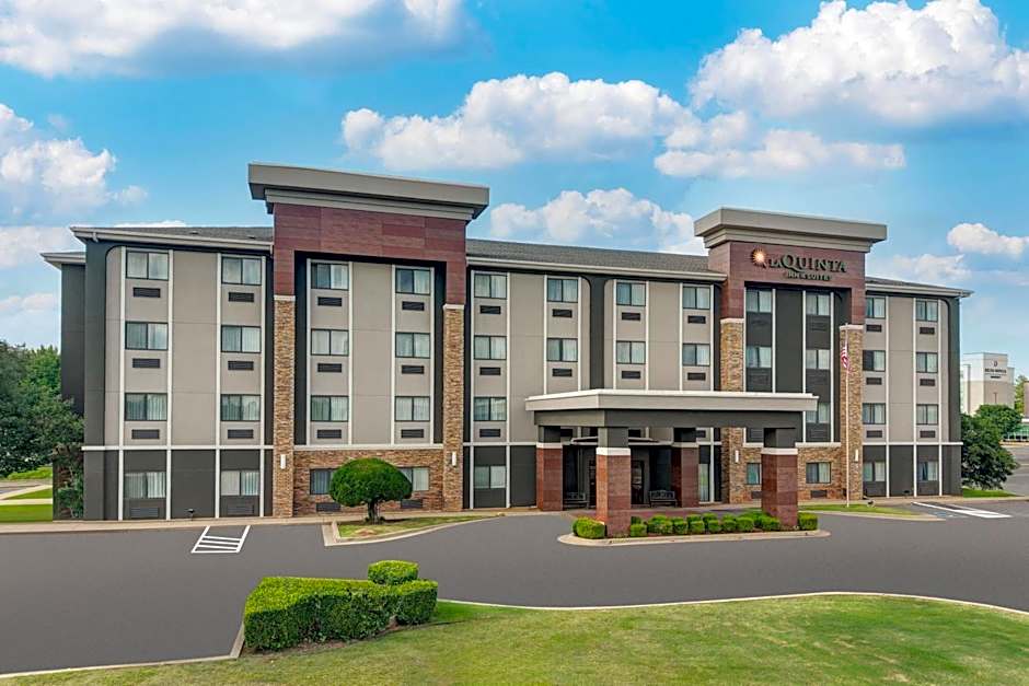 La Quinta Inn & Suites by Wyndham Midwest City - Tinker AFB